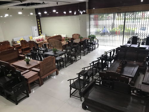 罗敏文化传媒携手书法家康祝庆到弘木世家精品奉献